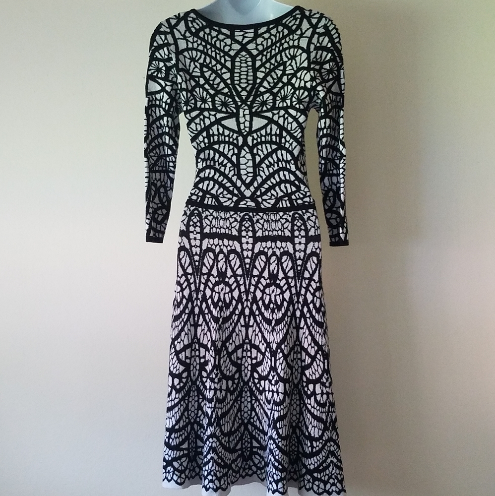 Carmen Marc Valvo Dress - Picture 2 of 7